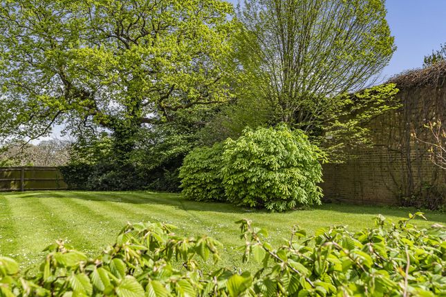 2-bed flat on 125 Ainsley Close, London, £300,000