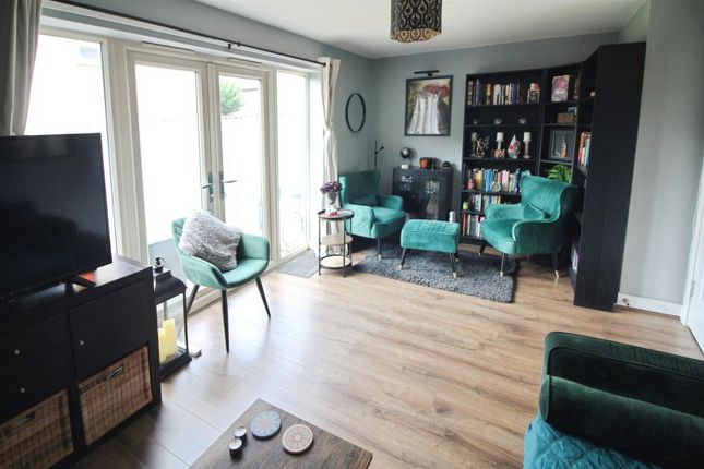 20, Hadrian Court, Leeds photo 4