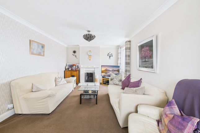 38, Hesketh Road, Towcester photo 3