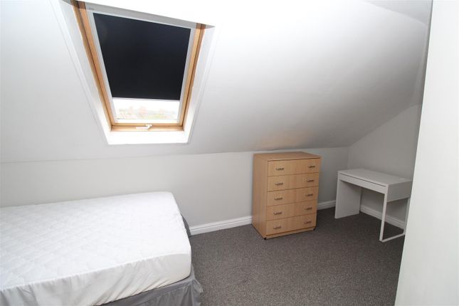 Room 7, 2a, Rhymney Terrace, Cardiff photo 2