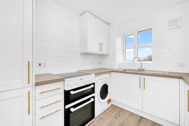 Thumbnail Flat to rent in Simms Gardens, London