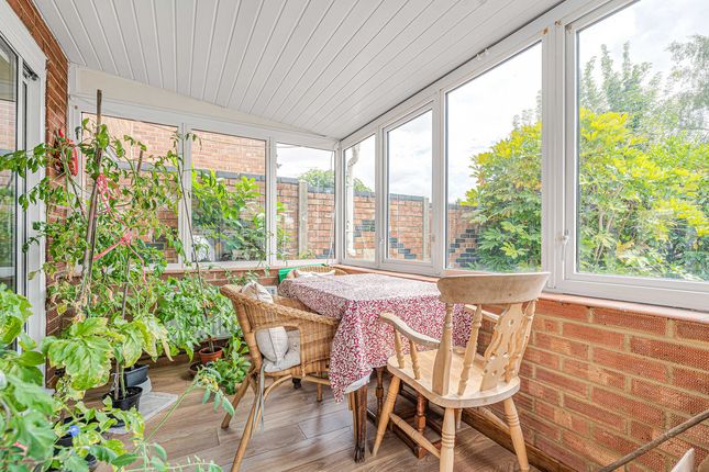 10, Millfield Avenue, Marsh Gibbon photo 3