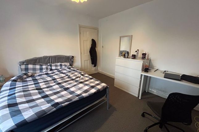 Harrington Drive, Nottingham photo 5