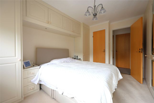 26, Oak Drive, Malvern photo 4