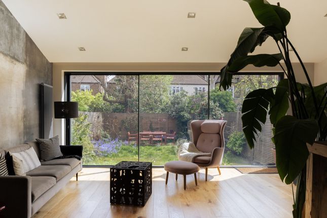 35, Burlington Avenue, London photo 4