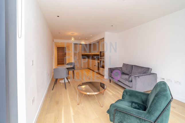 Flat for sale in Rm/Flat 03.13 Makers Building, London