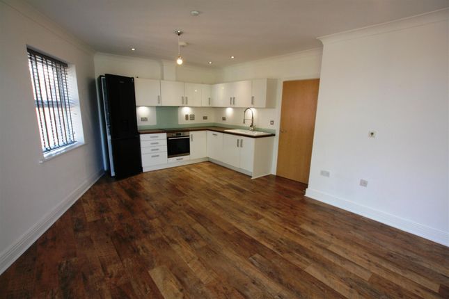 Apt 15, Portland Point, Worcester photo 3