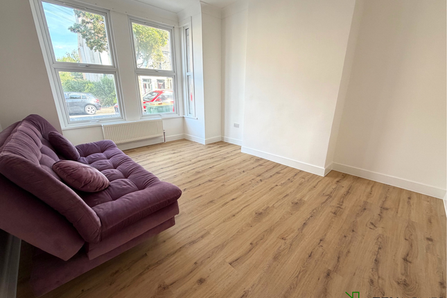 64 Chesterford Road, London photo 2