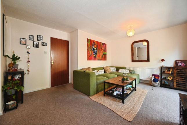 5, Barkham Road, Wokingham photo 4