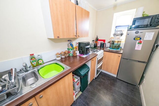 24, Spruce Avenue, Waterlooville photo 3