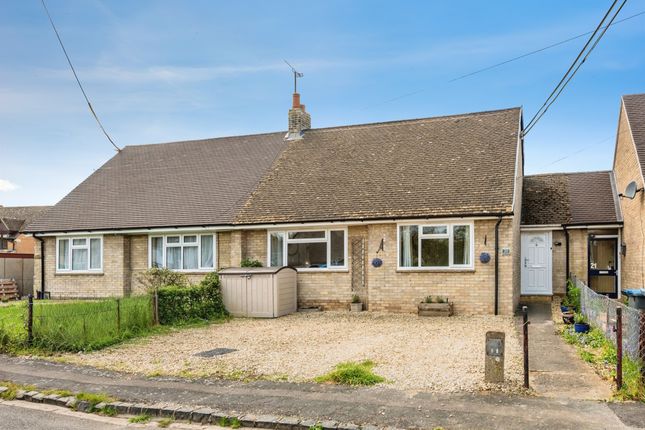 2-bed house on 20, Flexneys Paddock, Witney, £290,000