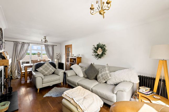 9, Westbury Crescent, Dover photo 2