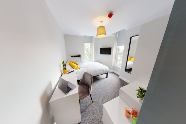 Thumbnail Flat to rent in Whiteladies Road, Bristol