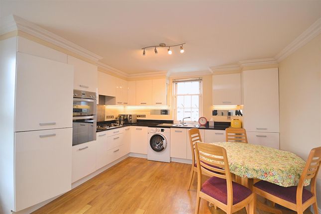 9, Woodville Court, Dorchester photo 2