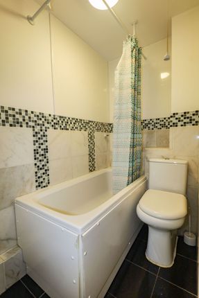 460b Holdenhurst Road, Bournemouth photo 5
