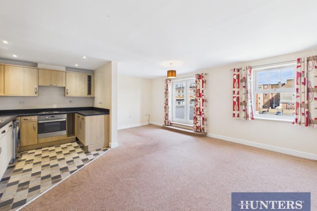 Flat 4, 109, Promenade, Bridlington photo 2