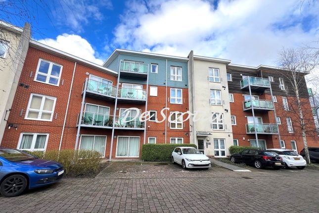 Flat for sale in Medhurst Drive, Bromley