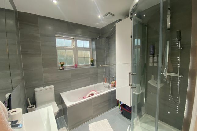 11, Lime Tree Court, St. Albans photo 3