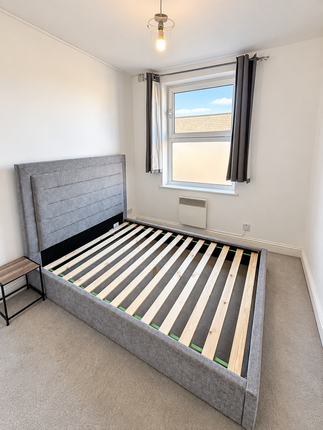 FLAT 17 Aldridge Court,, 176 High Street, London photo 4