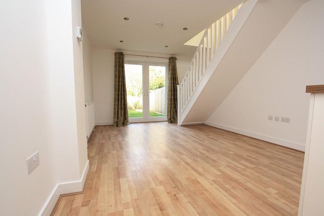 46A, Woodbury Avenue, East Grinstead photo 2