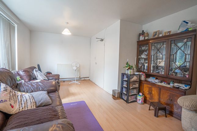 19, Wood Lane, Birmingham photo 4