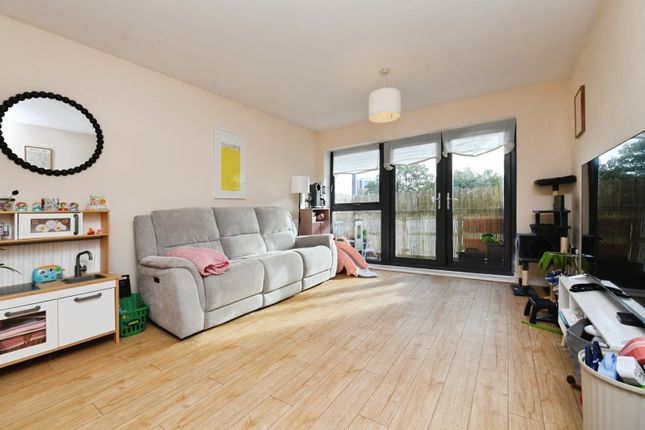 Rollason Way, Essex photo 3