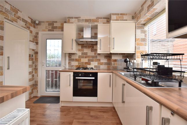 24, Stanks Gardens, Leeds photo 4
