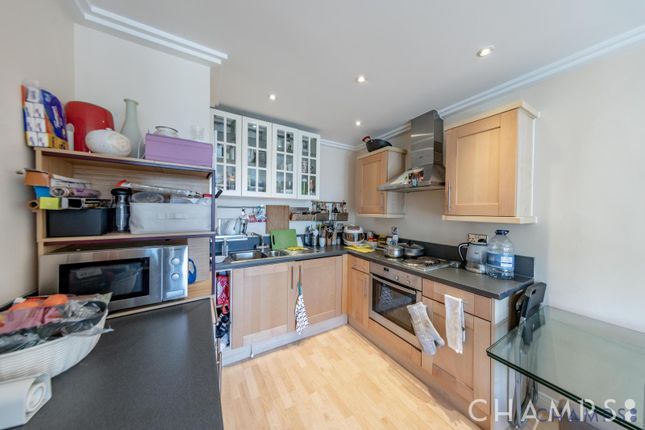 Flat 24 Poulton Court, Victoria Road, London photo 3