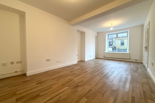 20 Cefn Gelli, Neath photo 2