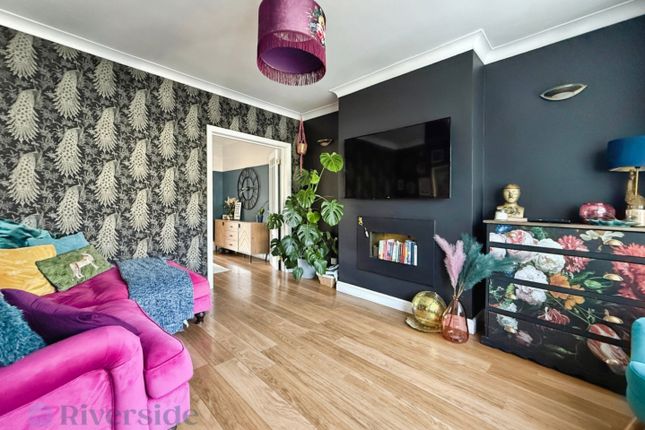 70, Graham Avenue, Hull photo 3