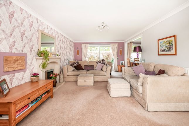32, Thorpe, Driffield photo 2