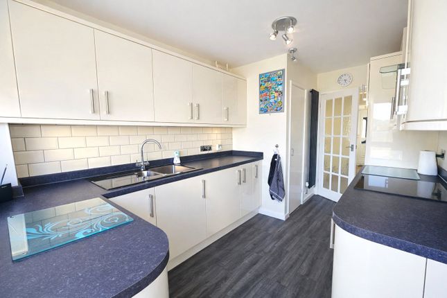 30, Hartland Tor Close, Devon photo 3