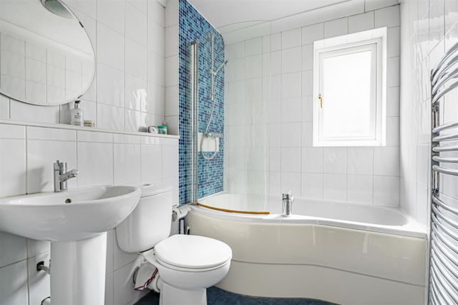 3A, Morgan Crescent, Theydon Bois photo 4