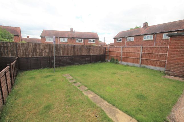 Maisonette to rent in Ash Tree Road, Redditch