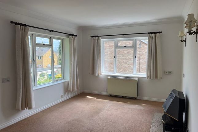 27 Trinity Court, Wethered Road, Marlow photo 3