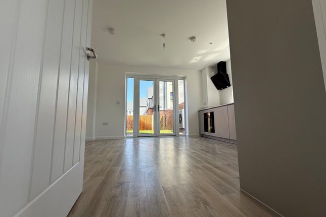 Sidney Southgate Road, Essex photo 3