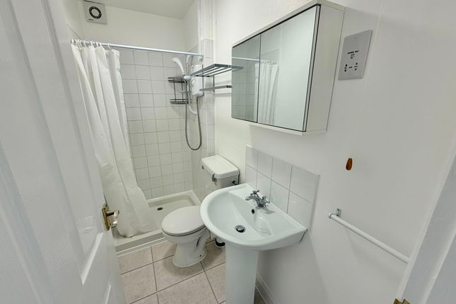 Flat 6, Firswood, Torquay photo 4