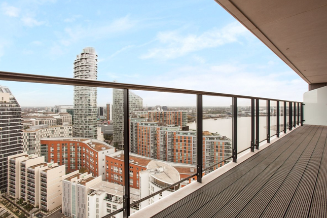 Flat to rent in Horizons Tower, Yabsley Street, London
