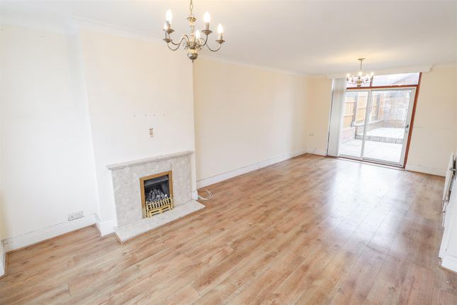 38, Queen Isabels Avenue, Coventry photo 4