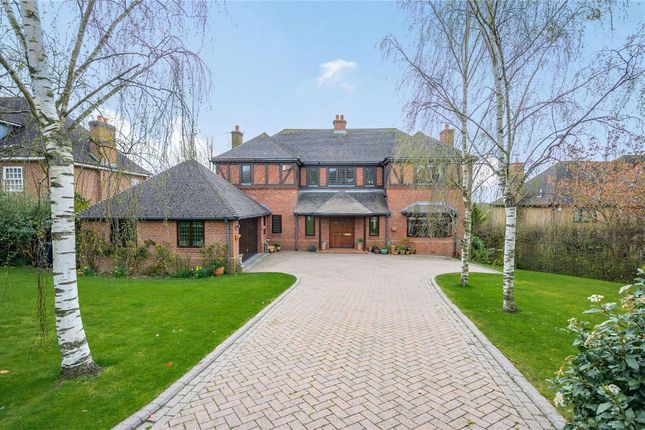 4 bed detached house for sale in Spyglass Hill, Northampton, Northamptonshire NN4