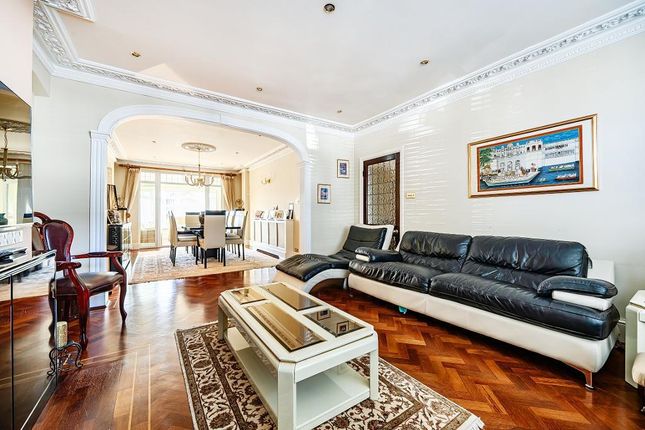 15, Langside Crescent, Southgate photo 3