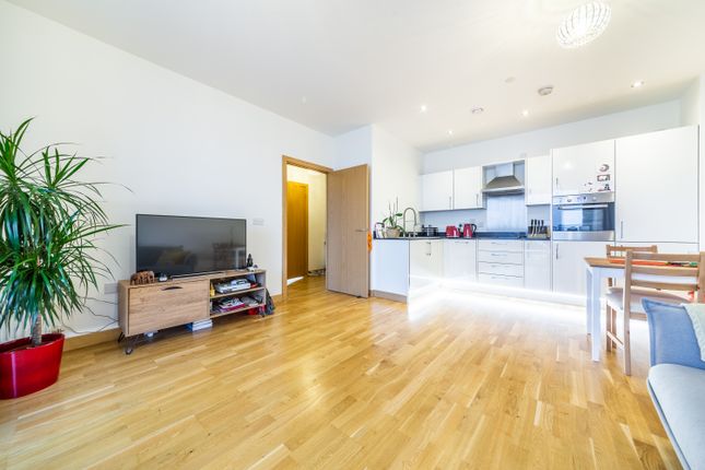 Flat to rent in Gooch House, 2 Telcon Way, Greenwich, London