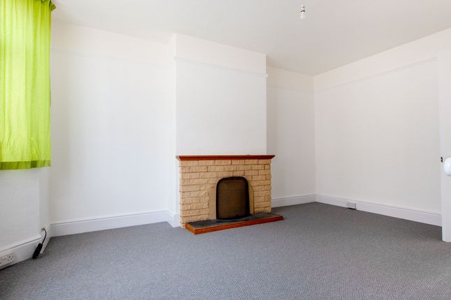 224 Mill Road, Wellingborough photo 2