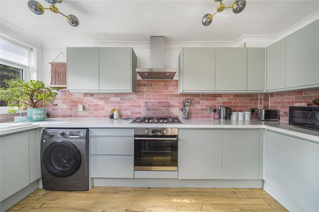 4, Elmfield, Kent photo 3