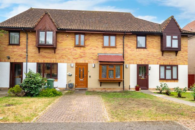 Terraced house for sale in Russell Way, Sutton