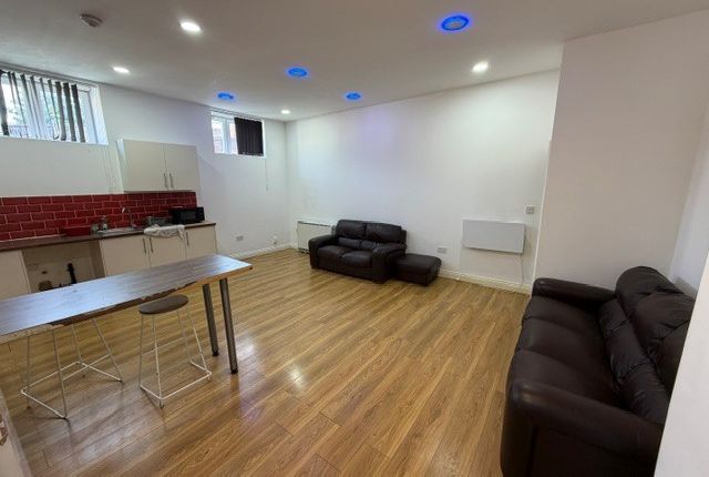 Flat 13, Hinckley photo 5