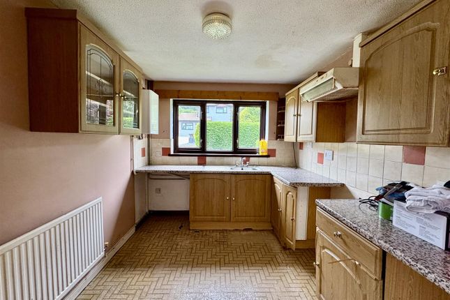 10, Brodawel, Ammanford photo 3
