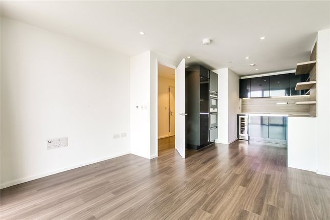 Flat to rent in Buckhold Road, Wandsworth Park