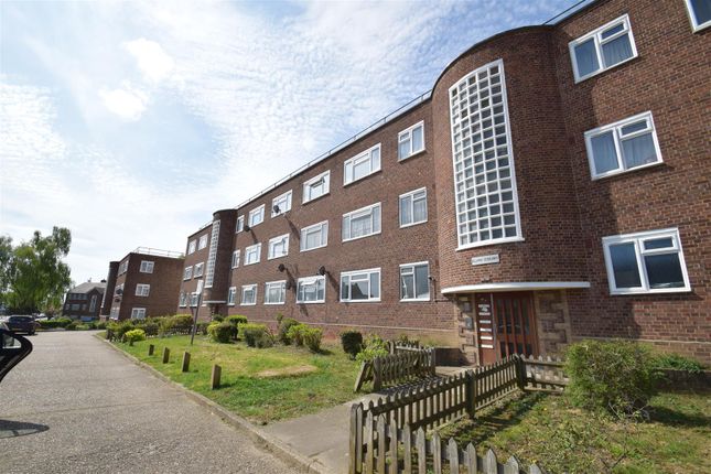 Flat to rent in Elvin Court, Church Lane, London