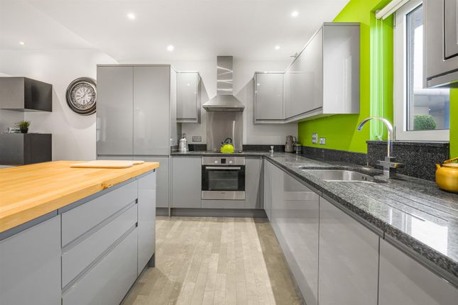 Thumbnail Flat for sale in Greyfriars Road, Cardiff